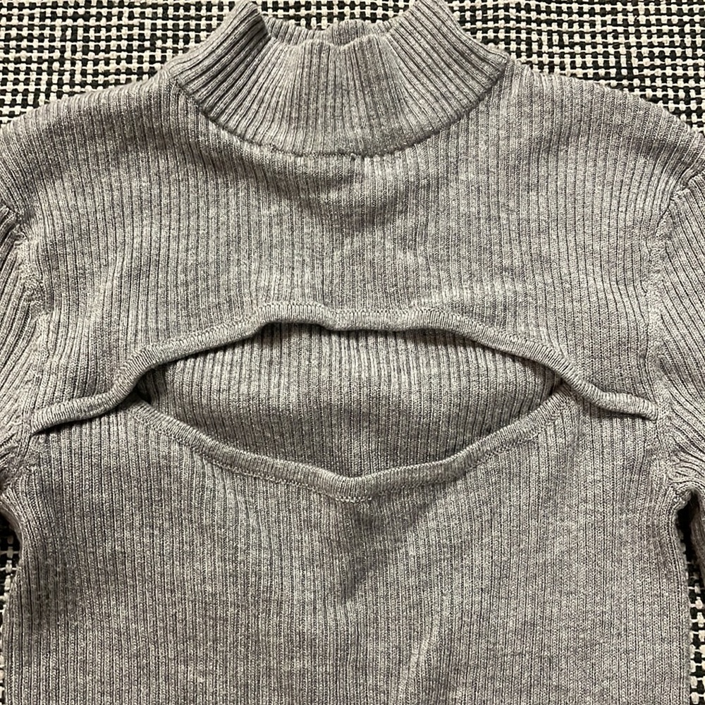 H&M Lightweight Sweater Keyhole Mock Neck Top